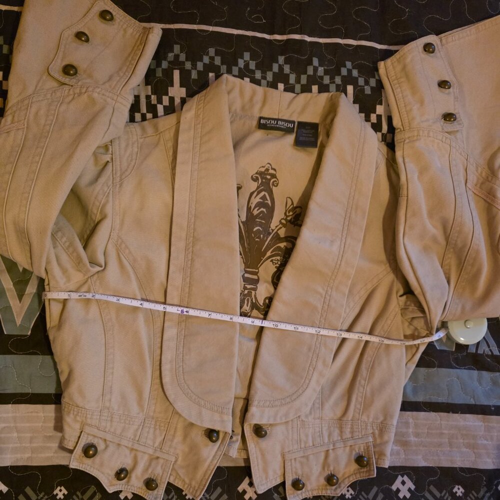 Bisou Bisou M embellished cropped jacket. - Picture 4 of 7